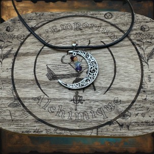 Pendentif Lune et Chakras – Harmonie & Énergie Cosmique